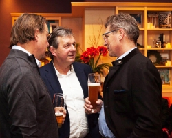Weihnachtsfeier48.jpg