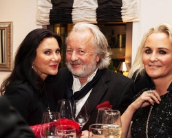 Weihnachtsfeier60.jpg