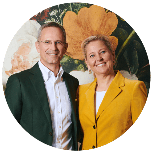 Rundes Portraitfoto von Stephanie und Peter Birnthaler
