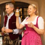 Birnthalers beim Anstoßen
