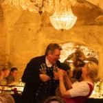 Herbert Mittermeier und Stephanie Birnthaler lachen