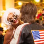 Mann mit Amerika-Flagge