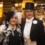 Monika Schmalhofer und Stephanie Birnthaler verkleidet
