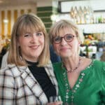Frauen bei der Lesung