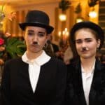 Frauen als Charlie Chaplin